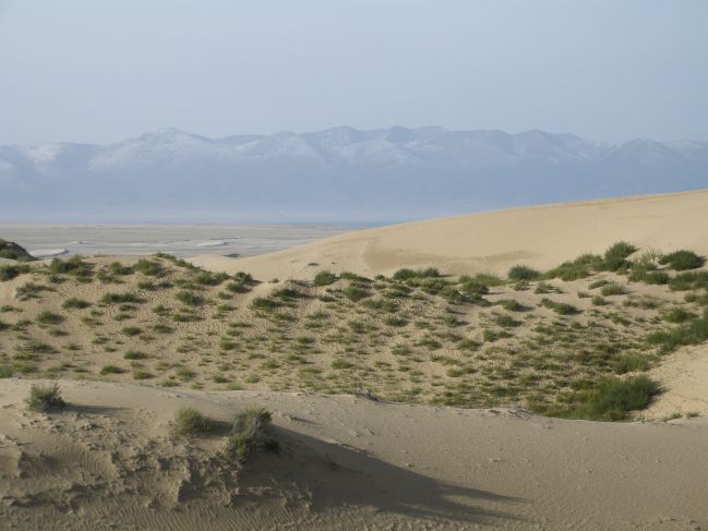  2006:09:11 20:48:13   Sand dunes on Northeast Side of Lake Qinghai - photo 1.jpg